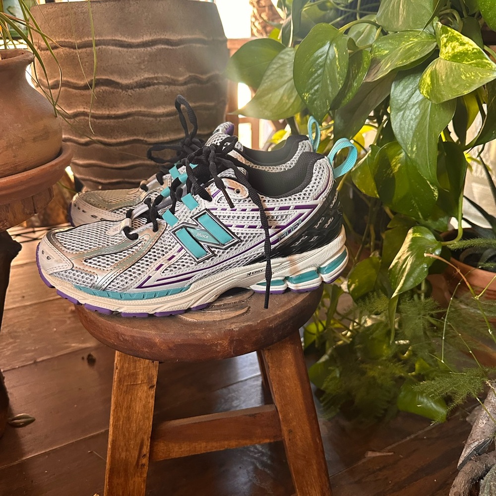 New Balance men’s  Running Shoes - Silver and Teal 1906R